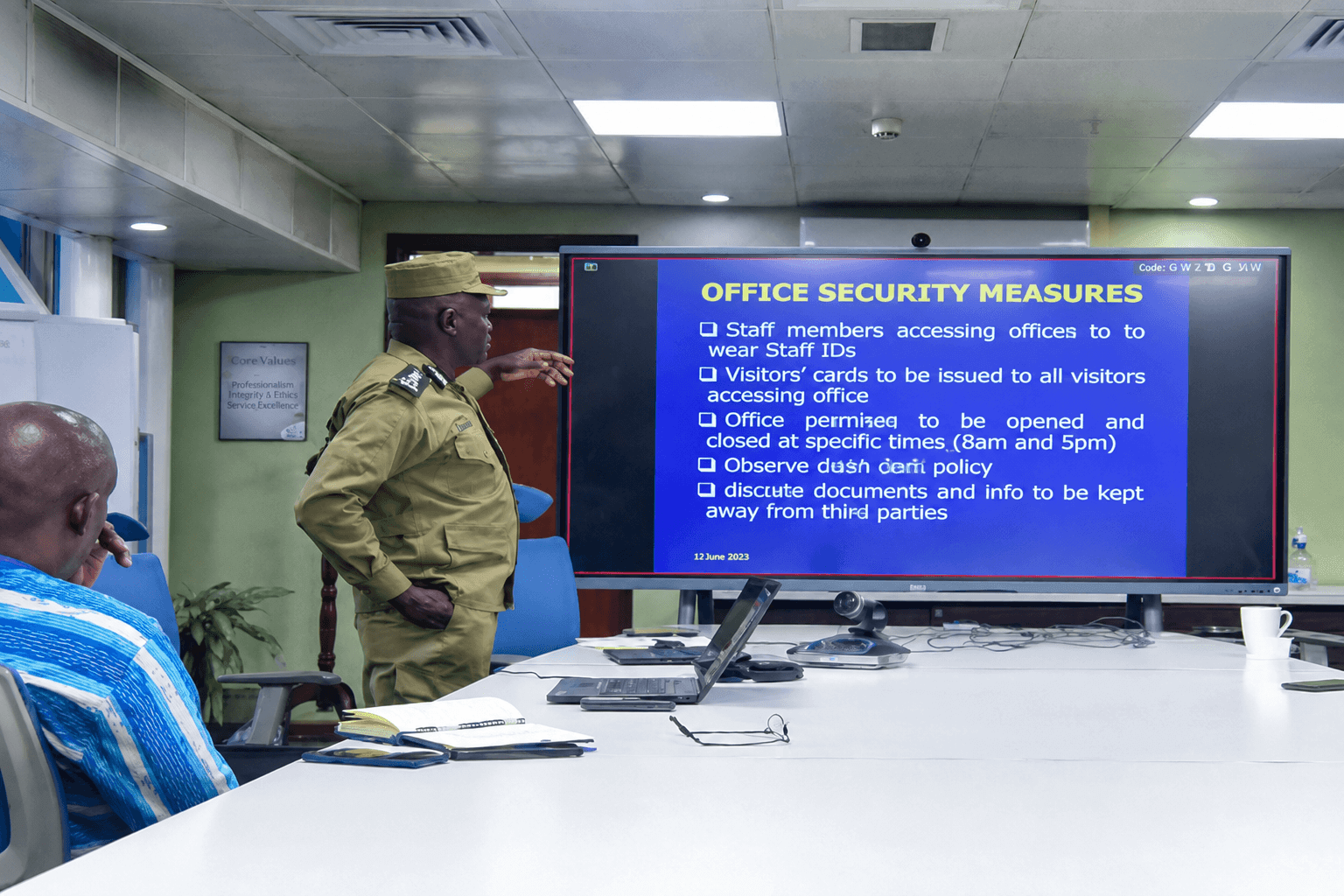 AIGP Anatoli Muleterwa addressing Fund employees